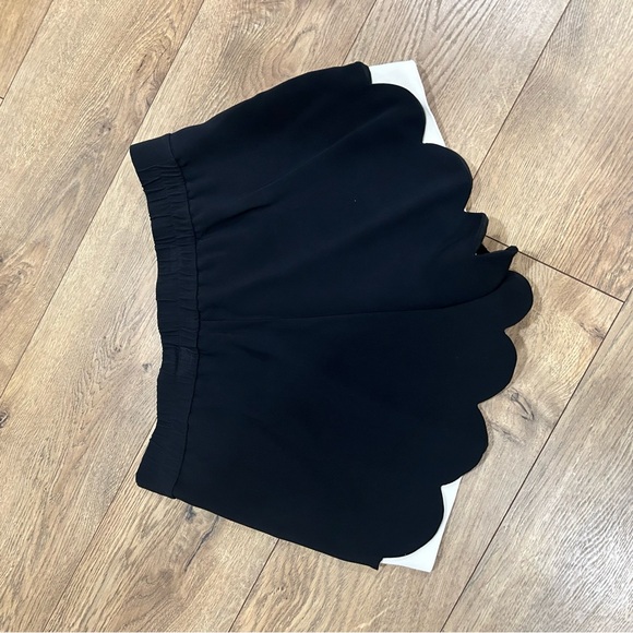 A.L.C black and white colorblock shorts with scallop hem - Size 0 - Picture 6 of 8